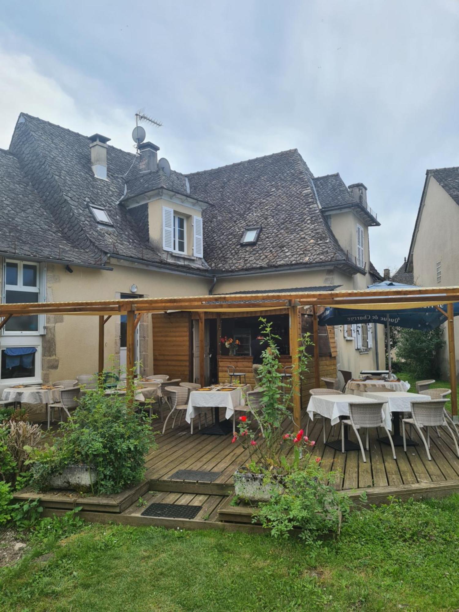 Hotel Saint Julien Aux Bois Екстериор снимка