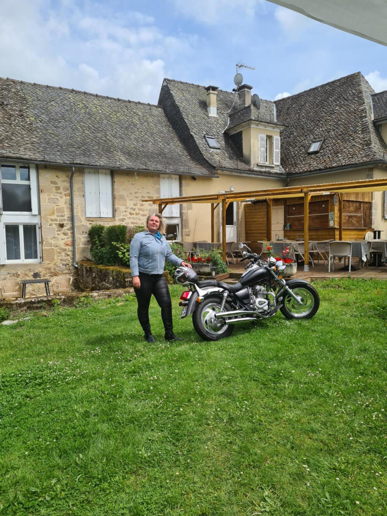 Hotel Saint Julien Aux Bois Екстериор снимка