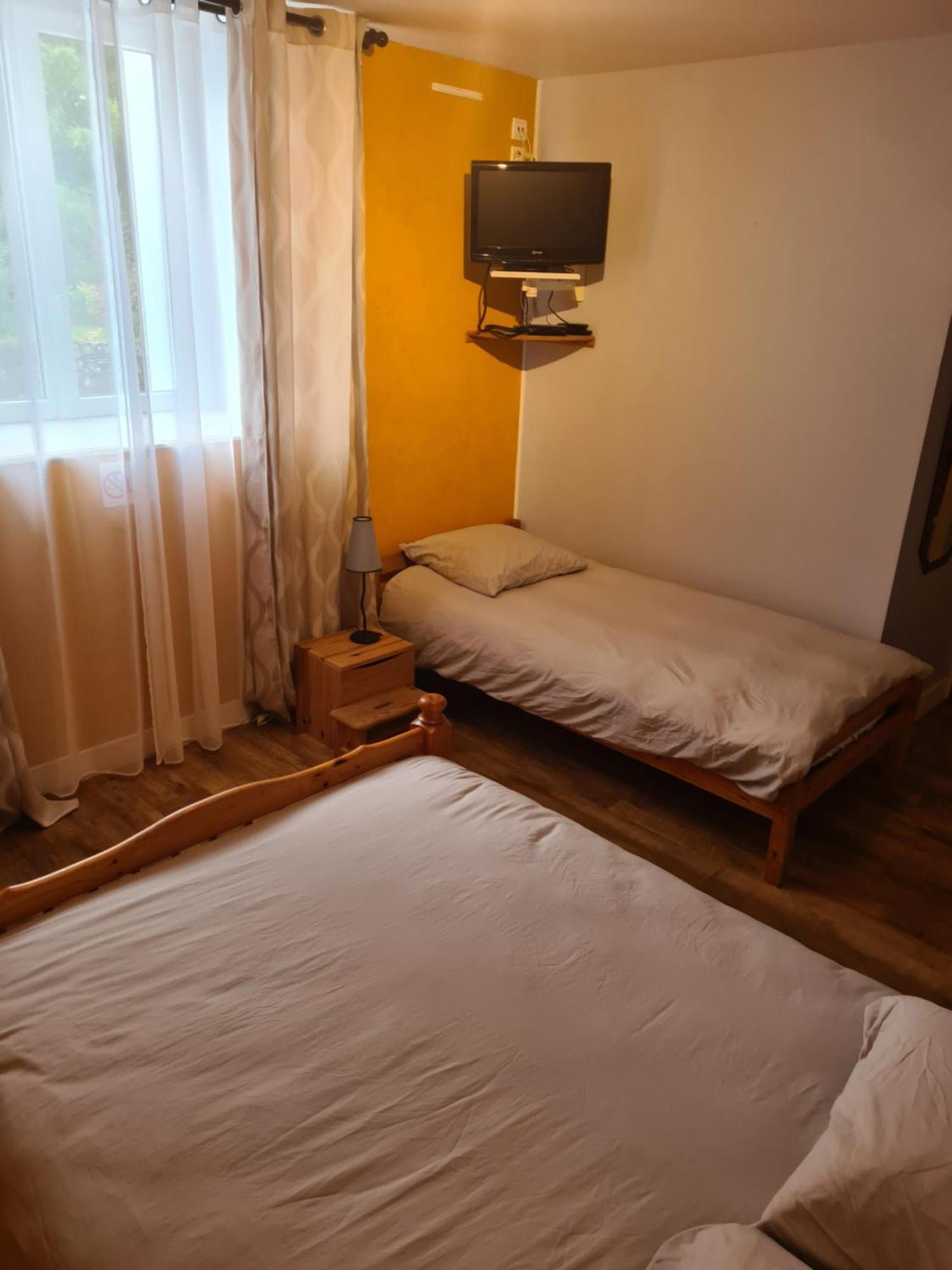Hotel Saint Julien Aux Bois Екстериор снимка