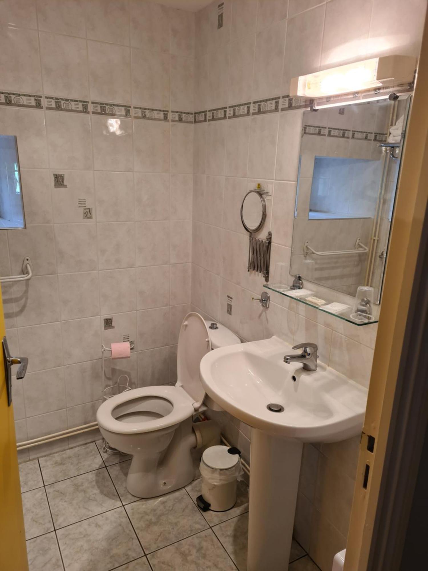 Hotel Saint Julien Aux Bois Екстериор снимка